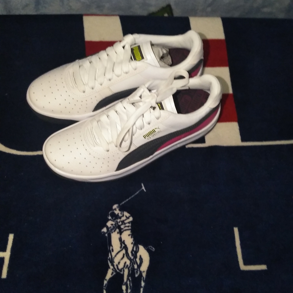 Puma sneakers - Picture 1 of 4